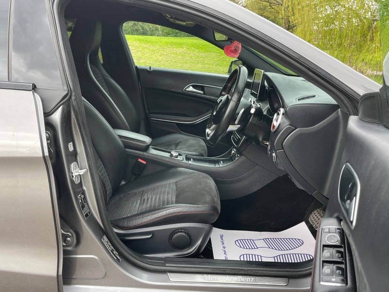 Mercedes-Benz CL Cla 200 D Sport Black #61