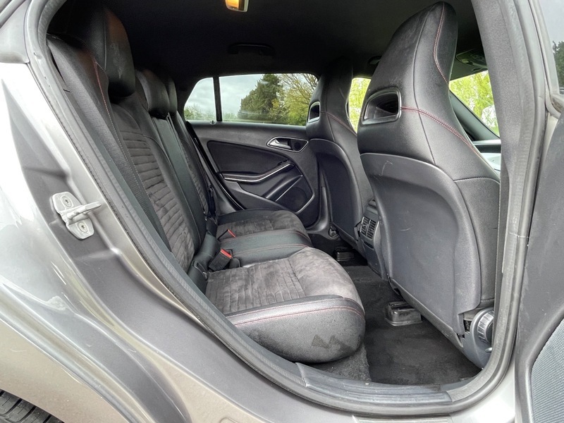 Mercedes-Benz CL Cla 200 D Sport Black #63