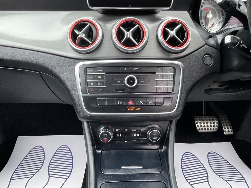 Mercedes-Benz CL Cla 200 D Sport Black #35
