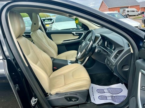 Volvo XC60 2.4 D5 Se KM63VOU Black #4