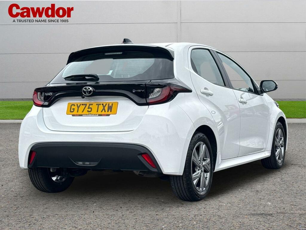 Toyota Yaris Icon Hev Cvt GY75TXW White #3