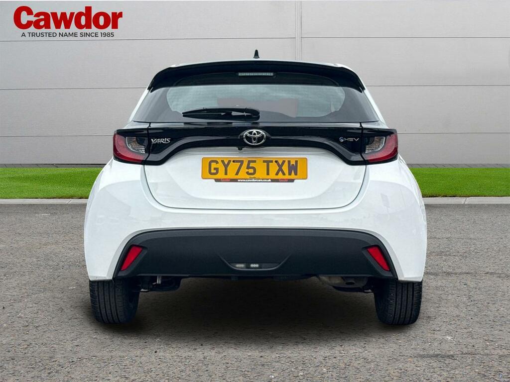 Toyota Yaris Icon Hev Cvt GY75TXW White #4