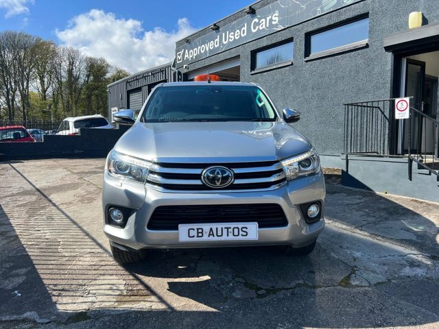 Toyota HILUX 2018 2.4 D-4d Invincible Pickup Double Cab Die Silver #2