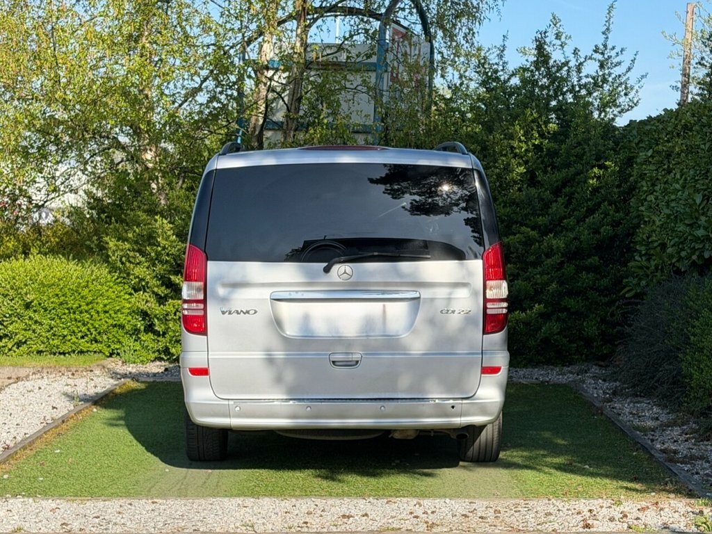 Mercedes-Benz Viano 2.2L Ambiente Silver #4