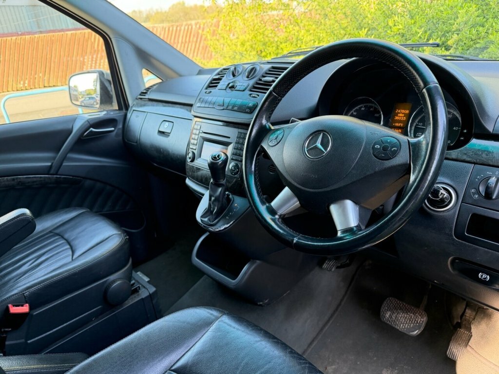 Mercedes-Benz Viano 2.2L Ambiente Silver #3