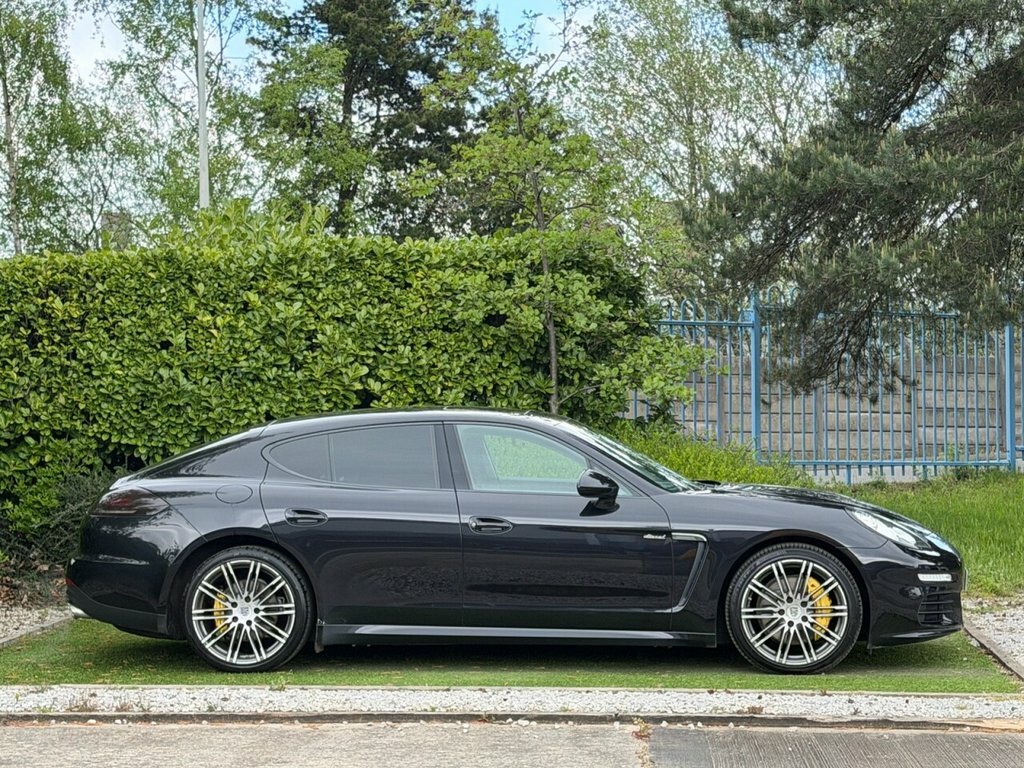 Porsche Panamera Hatchback DA54DAG Black #2