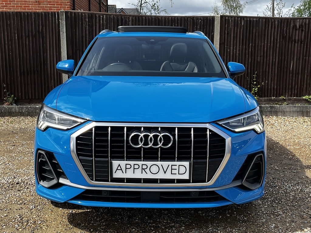 Audi Q3 Tfsi Cod S Line YL19LFB Blue #3