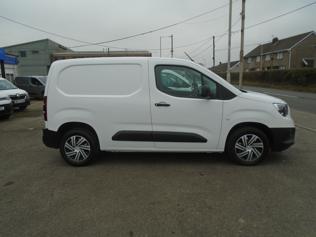 Vauxhall Combo L1h1 2300 Dynamic DV21MVR White #2