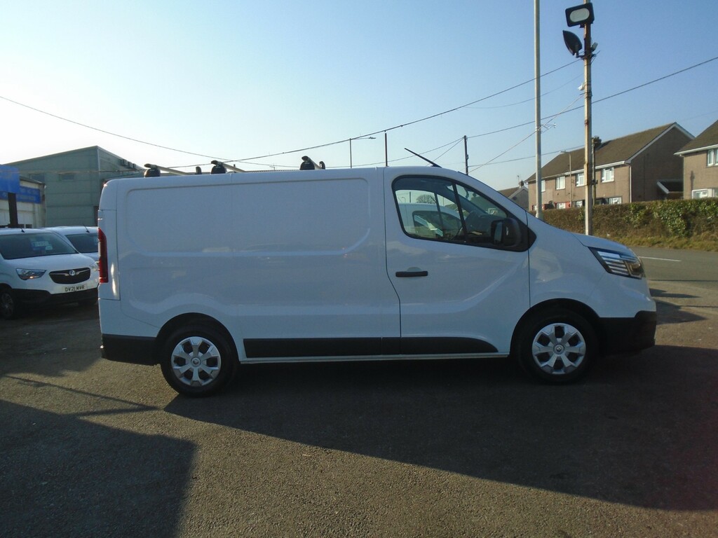 Renault Trafic Sl28 Business Plus Dci FP72XMR White #2
