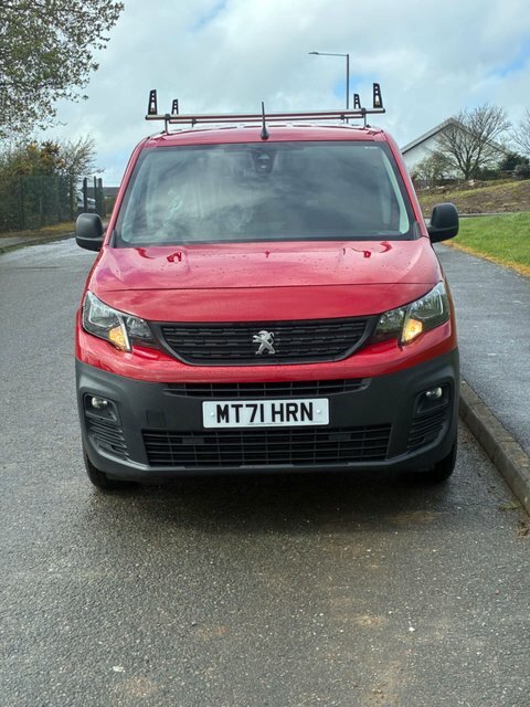 Peugeot Partner 1.5 Partner Grip MT71HRN Red #2