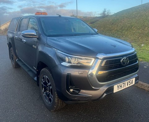 Toyota HILUX 2.8 Hi-luxury Invincible Grey
