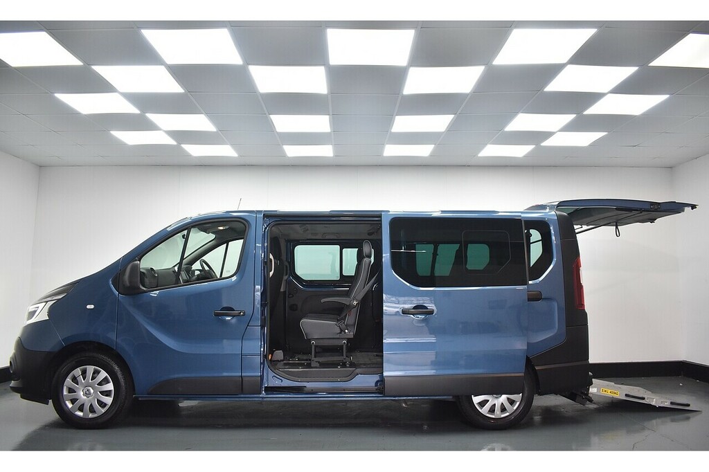Renault Trafic Mpv Blue