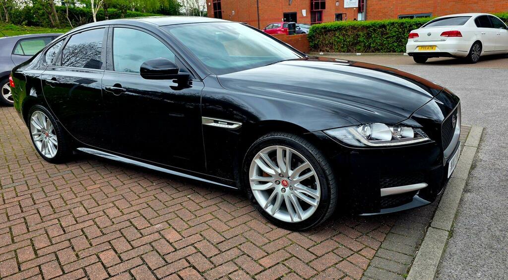 Jaguar XF 2.0D R-sport Euro 6 Ss Black