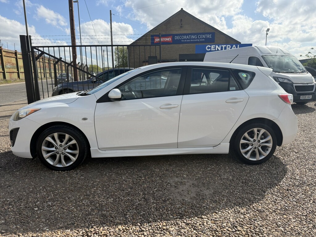 Mazda 3 Hatchback 1.6 Takuya 2012 White #2