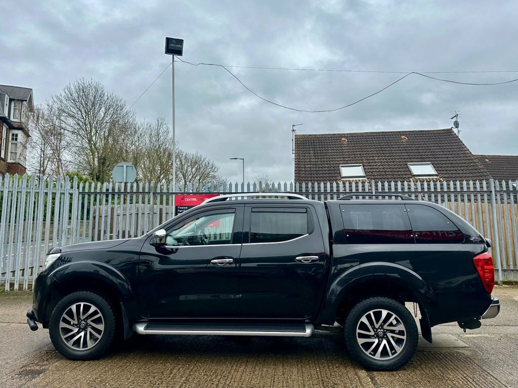 Nissan Navara 2.3 Dci Tekna Pickup Double Cab NV16XSE Black #4