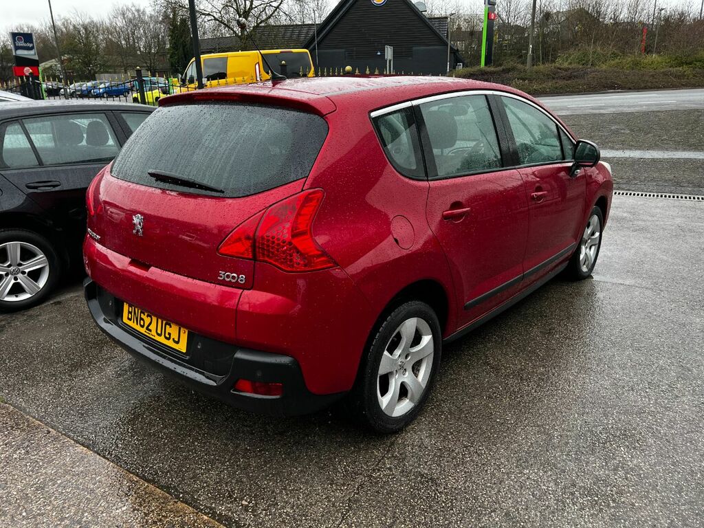 Peugeot 3008 1.6 Hdi 112 Active II Red #2