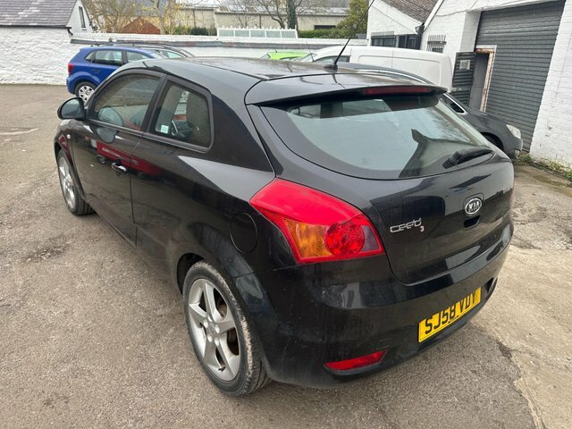 Kia Proceed 1.6 3 Black #2
