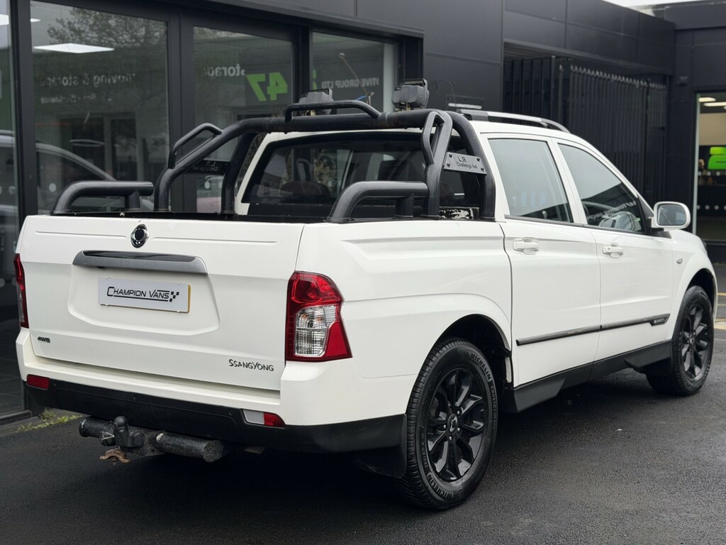 SsangYong Musso 2.2 D Ex White #2