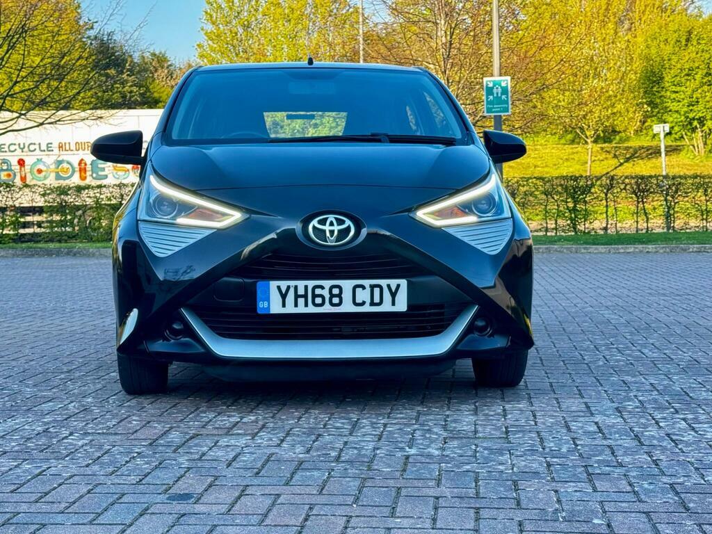 Toyota Aygo 2018 Toyota Aygo 1.0 Vvt-i X-play Manua YH68CDY Black #4