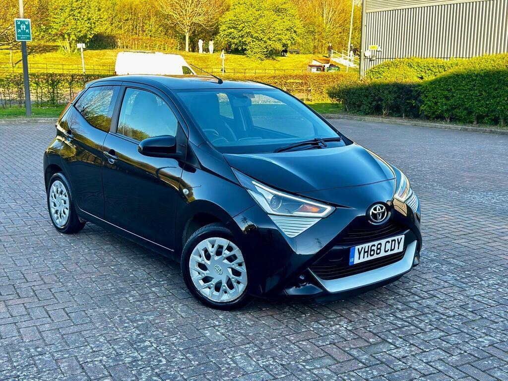 Toyota Aygo 2018 Toyota Aygo 1.0 Vvt-i X-play Manua YH68CDY Black #2