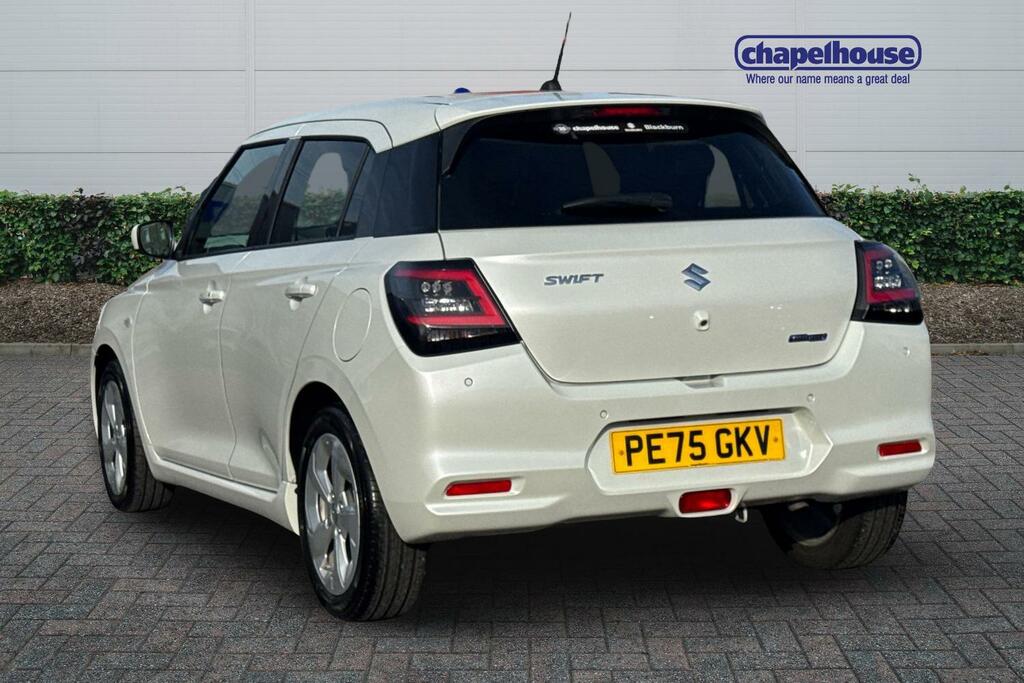 Suzuki Swift Motion Mhev 1.2 PE75GKV White #5