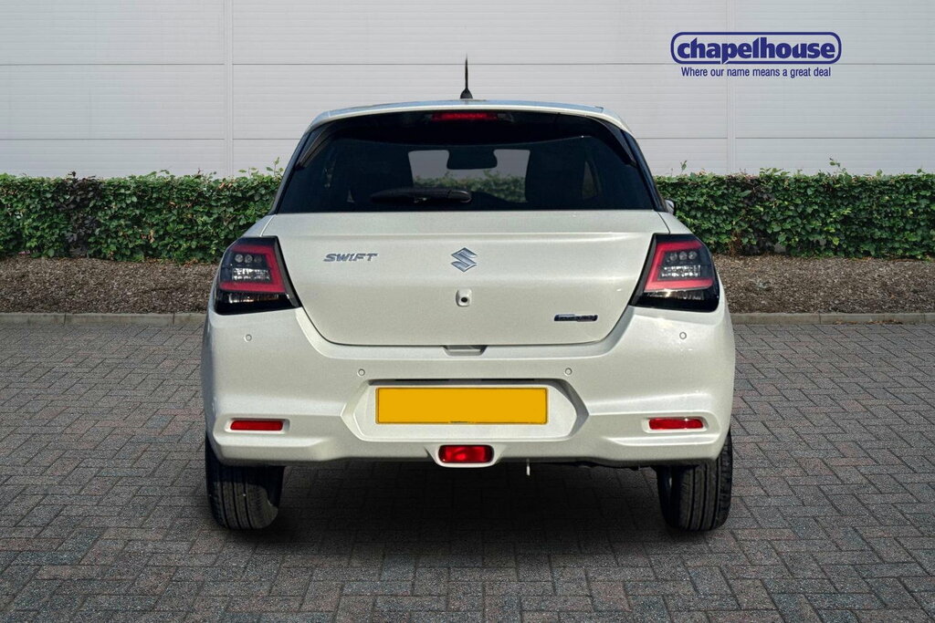 Suzuki Swift Motion Mhev 1.2 PK75BXV White #4