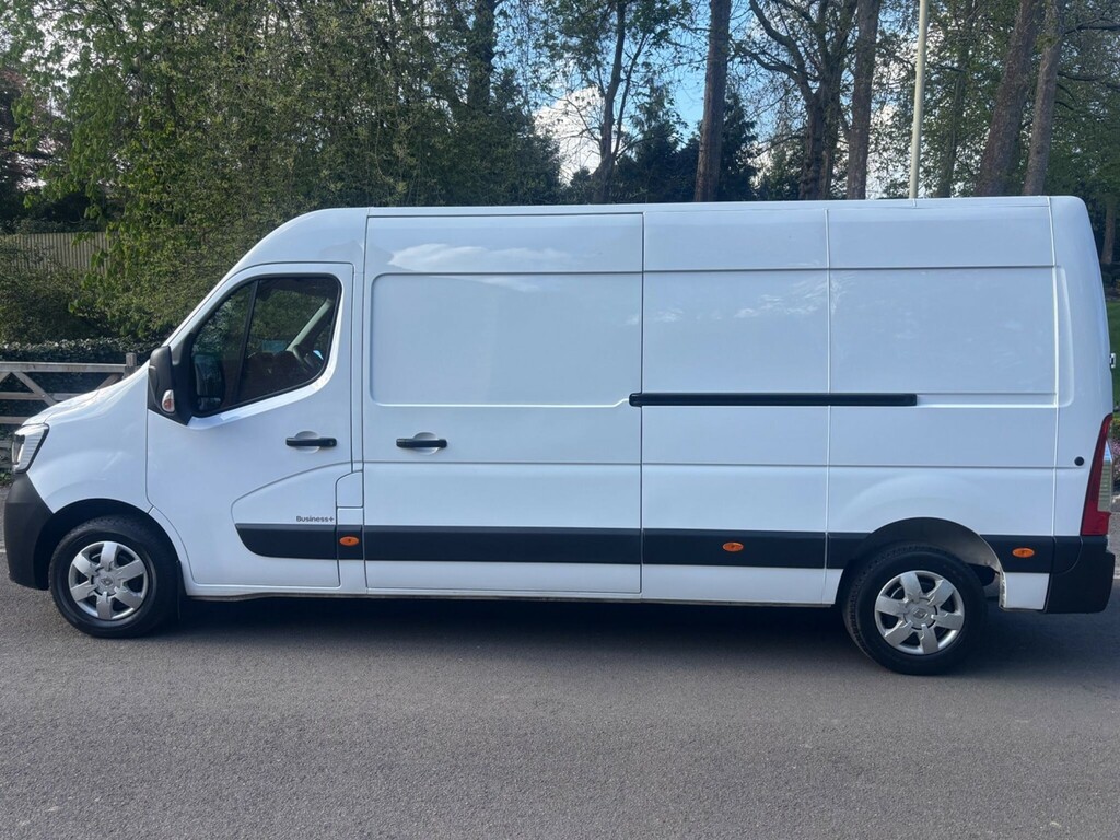 Renault Master 2.3 Dci 35 Business Fwd Lwb Medium Roof Euro 6 HN23GGV White #3