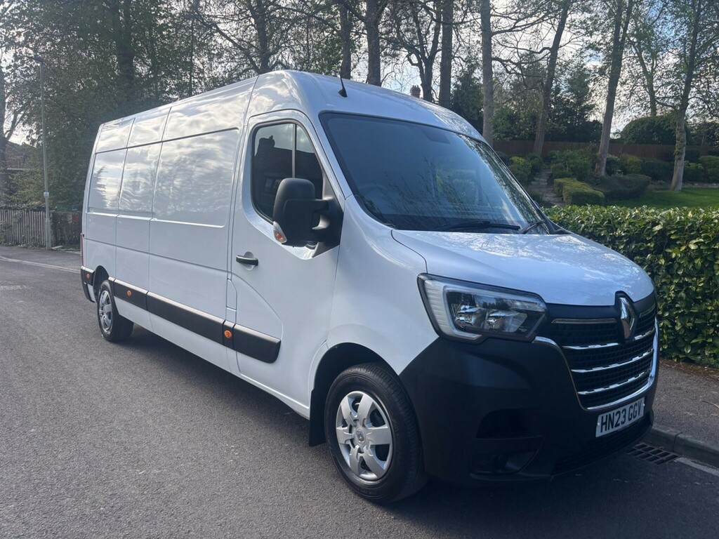 Renault Master 2.3 Dci 35 Business Fwd Lwb Medium Roof Euro 6 White
