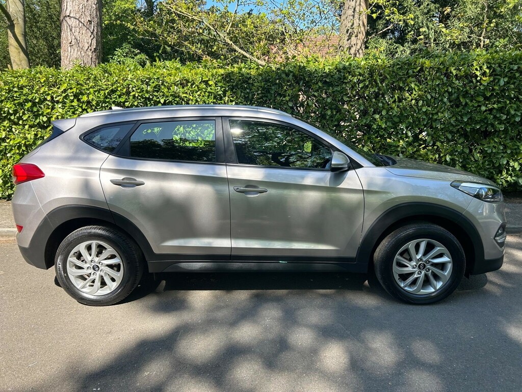 Hyundai Tucson 1.6 Gdi Blue Drive Se Nav Euro 6 Ss SD18WFT White #4