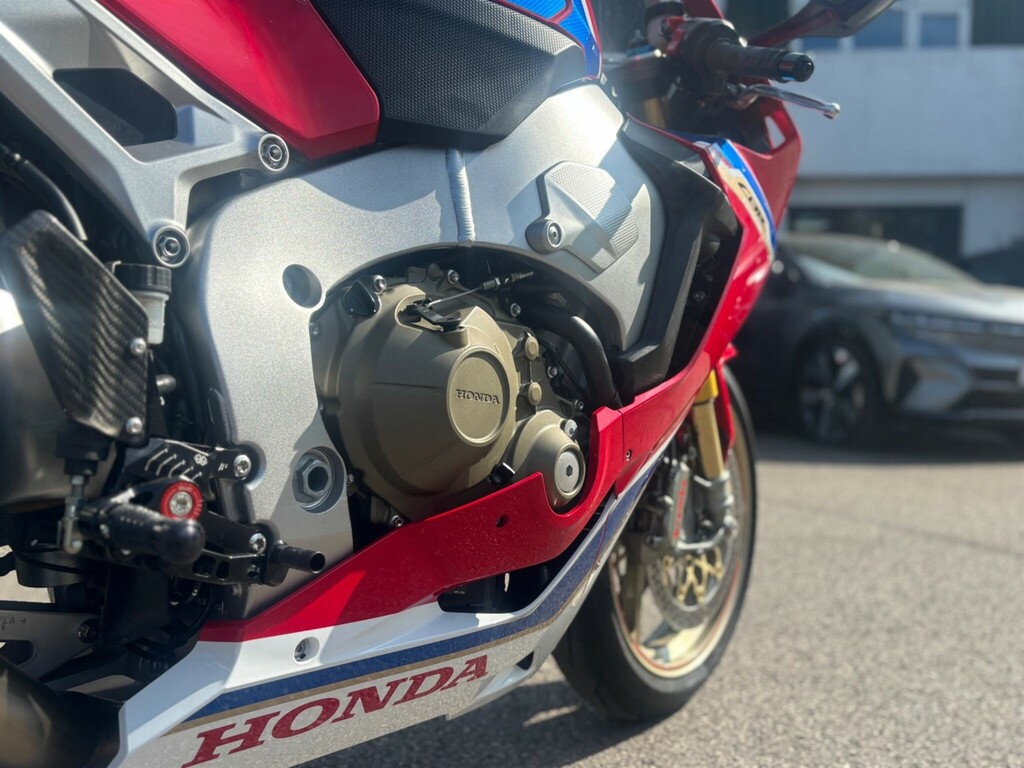 Honda  Cbr 1000 Rr Fireblade Black #3