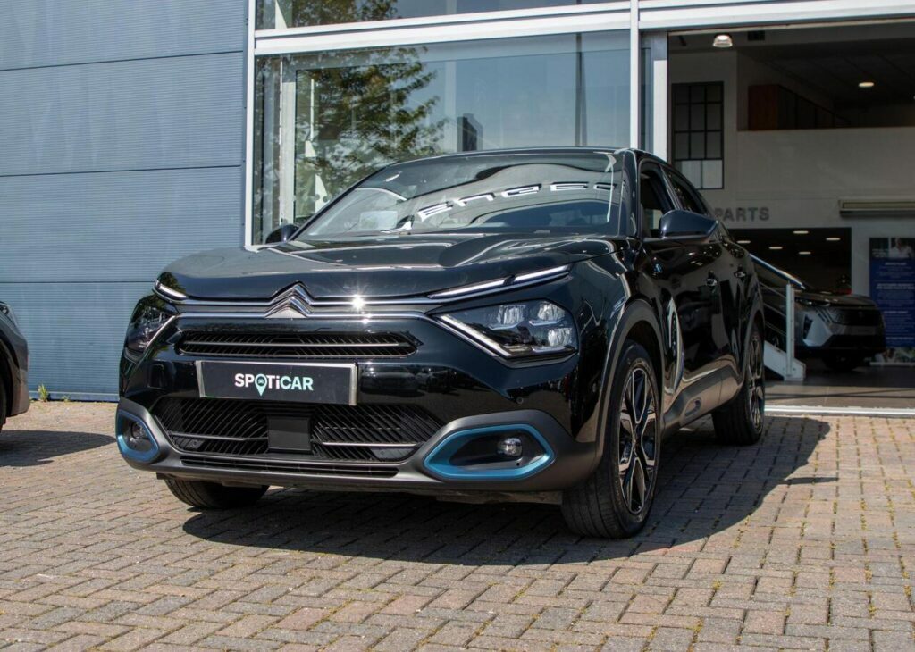 Citroen e-C4 50Kwh Shine Plus 7.4Kw Charger OV73YON Black #2