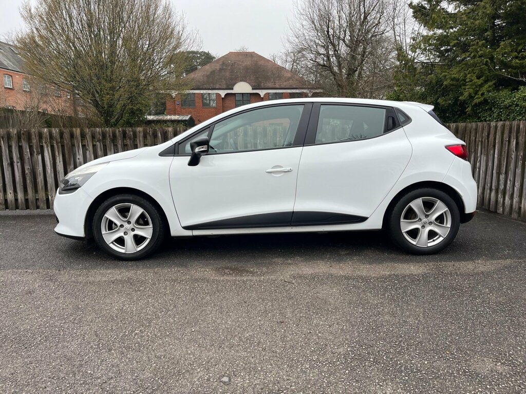 Renault Clio 1.2 16V Expression Euro 5 FX65WAO White #2