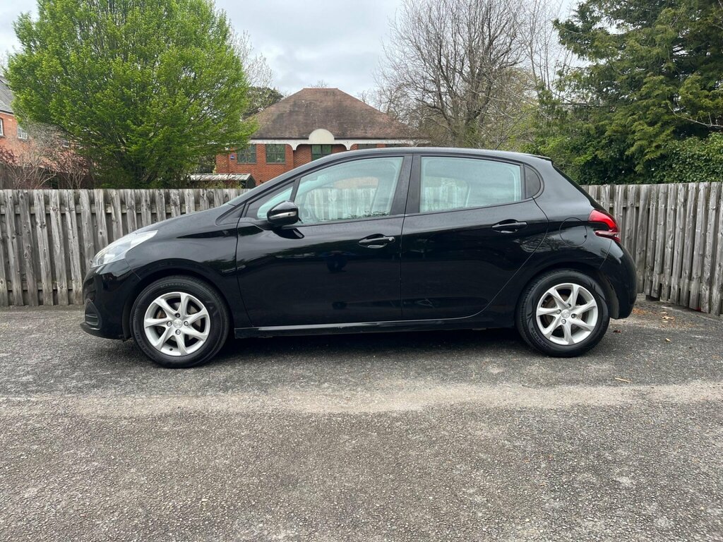 Peugeot 208 1.2 Puretech Active Euro 6 BK18VYH Black #2
