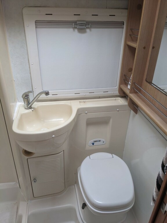 Ford Transit Custom Motorhome Motorhome 2006 RX06AAU White #2