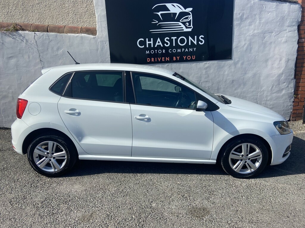 Volkswagen Polo Hatchback 1.2 Tsi Match Edition 2017 PF67FGZ White #2