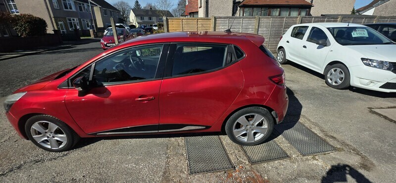 Renault Clio Dynamique Medianav SA63FDC Red #3