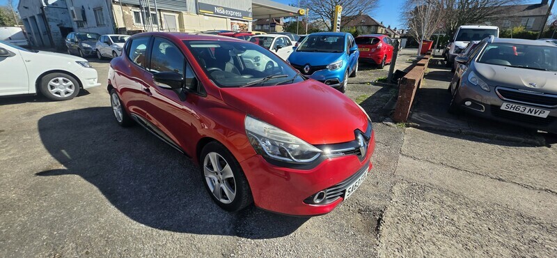 Renault Clio Dynamique Medianav Red