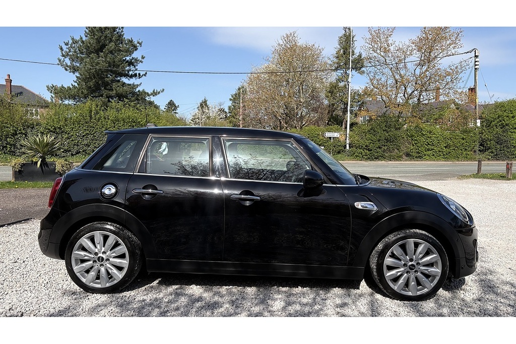 Mini Hatch Exclusive Black #3
