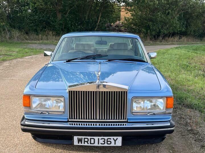 Rolls-Royce Silver Spirit 6.8L Blue