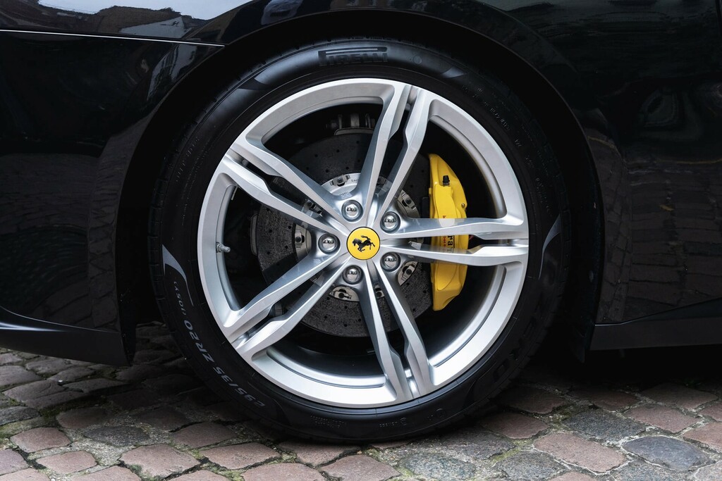 Ferrari Gtc4 Lusso T  #17