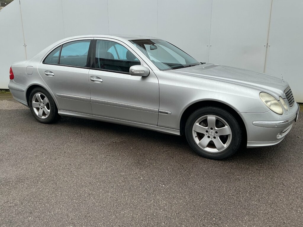 Mercedes-Benz E Class 2.1 E220 Cdi Avantgarde Saloon Silver #3