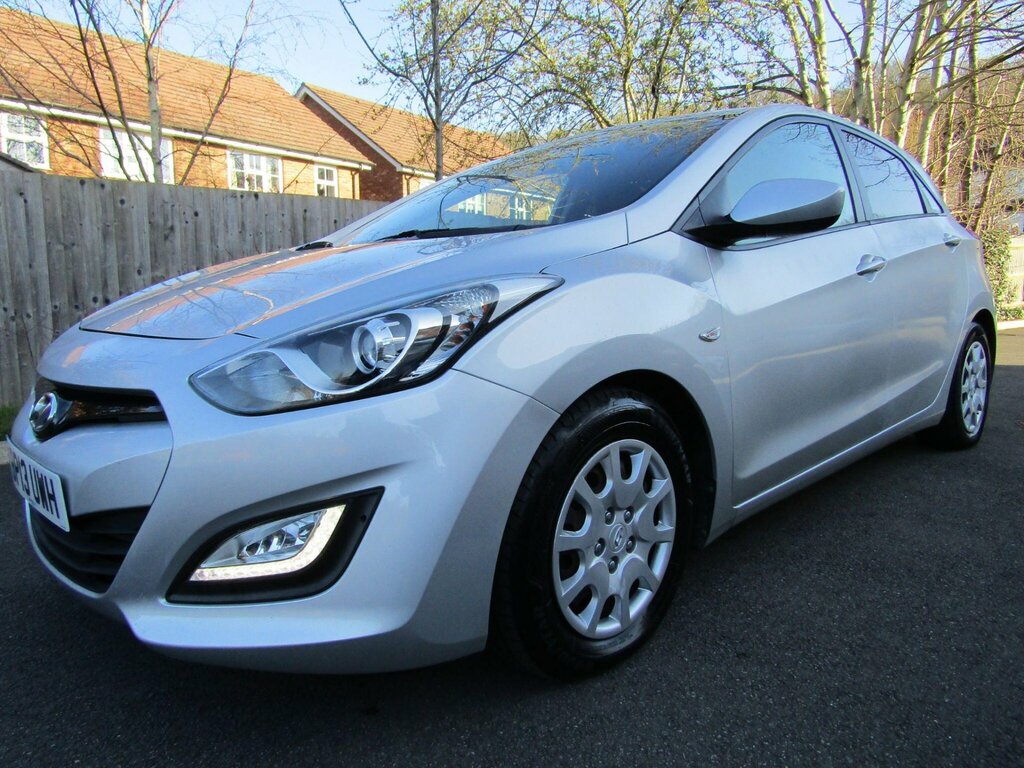 Hyundai I30 1.4Crdi Classic 6 Speed Hatch Lhd Black