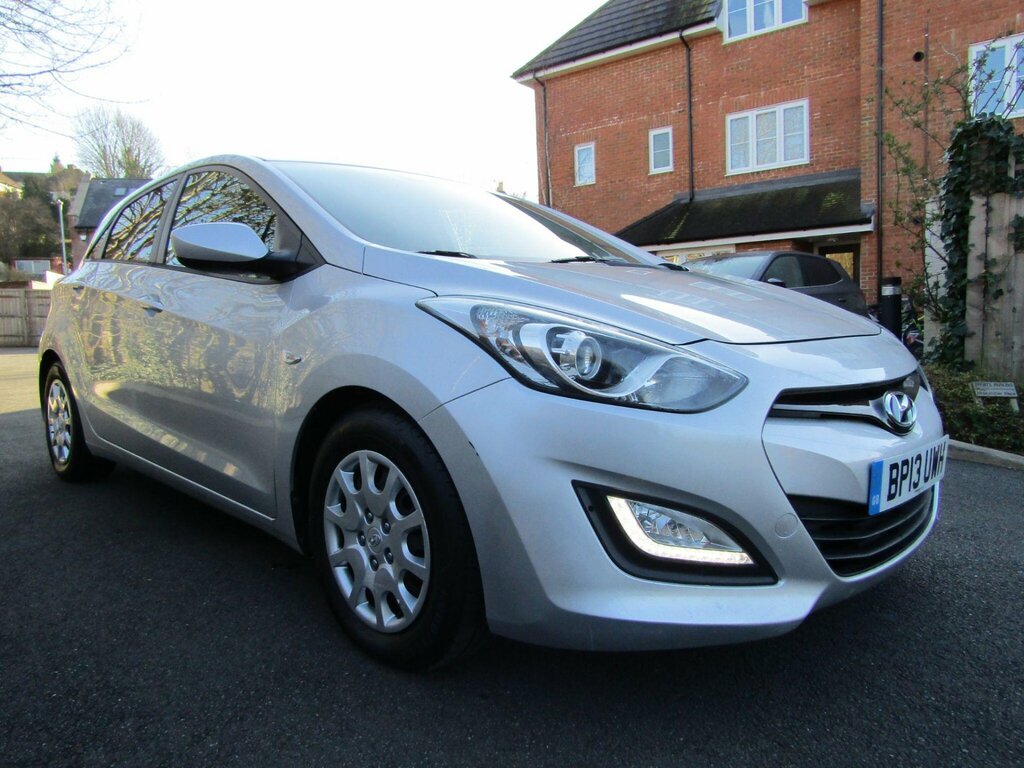 Hyundai I30 1.4Crdi Classic 6 Speed Hatch Lhd Black #3