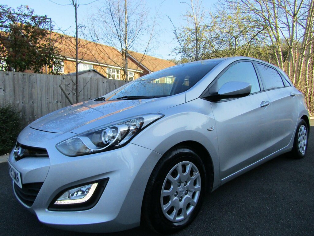Hyundai I30 1.4Crdi Classic 6 Speed Hatch Lhd Black #2