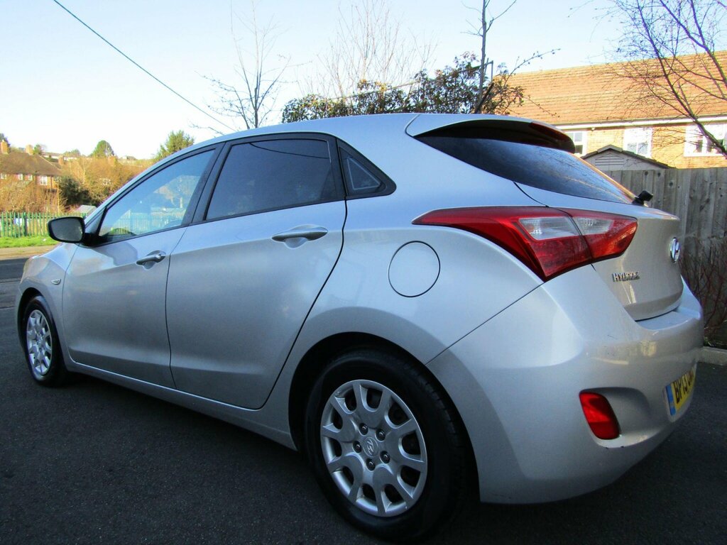 Hyundai I30 1.4Crdi Classic 6 Speed Hatch Lhd Black #4