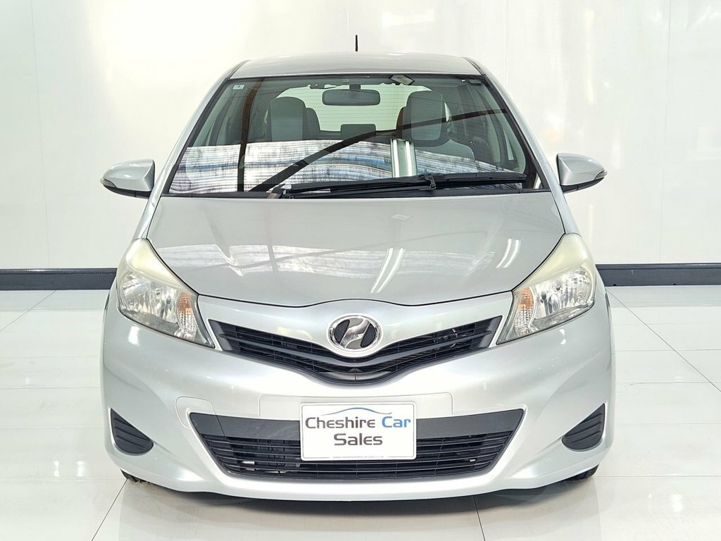 Toyota Vitz Hatchback Silver #4