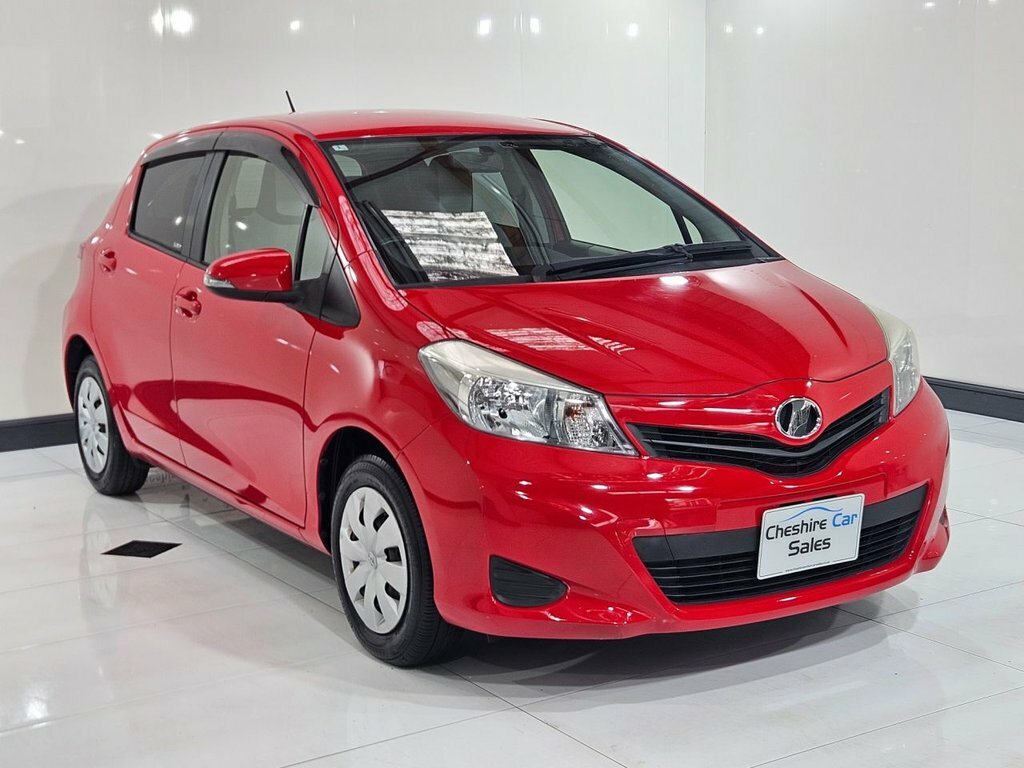 Toyota Vitz Hatchback Red #4