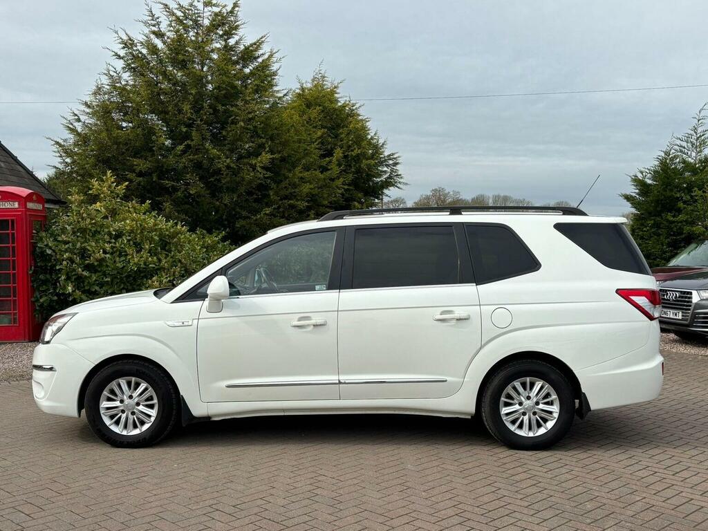 SsangYong Turismo Mpv 2.0 E-xdi Es T-tronic Euro 5 201515 White #4