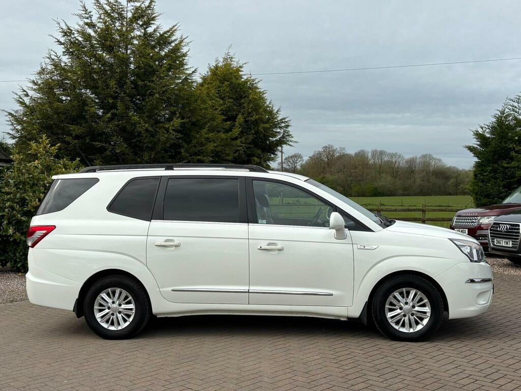 SsangYong Turismo Mpv 2.0 E-xdi Es T-tronic Euro 5 201515 White #3