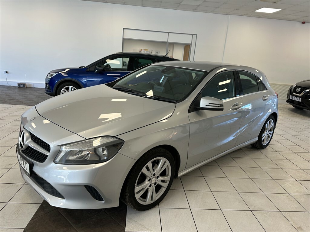 Mercedes-Benz 200 C Amg Line Premium Plus Blue #2